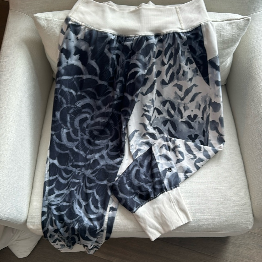 Lululemon studio pant